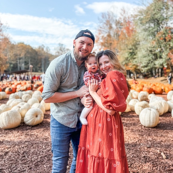 Meet your Posher, Nicole - Picture 6 of 13